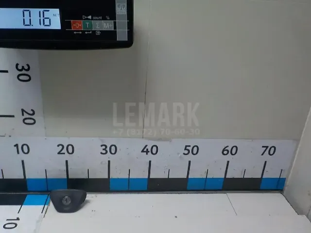 Вставка замка багажника