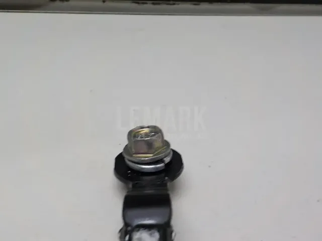 Ответная часть ремня безопасности