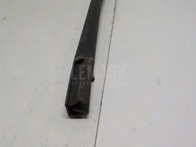 Уплотнитель стекла двери для  Citroen C4 2004-2011