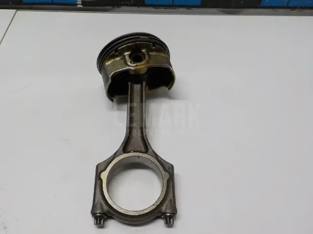 Поршень с шатуном
