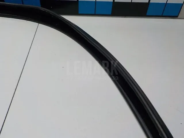 Уплотнитель стекла двери для  Ford Fusion 2002-2012