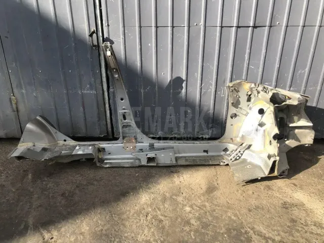 Стойка передней двери для  Honda Accord VI 1998-2002