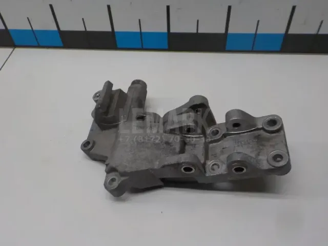 Кронштейн генератора для  Citroen C5 2001-2004