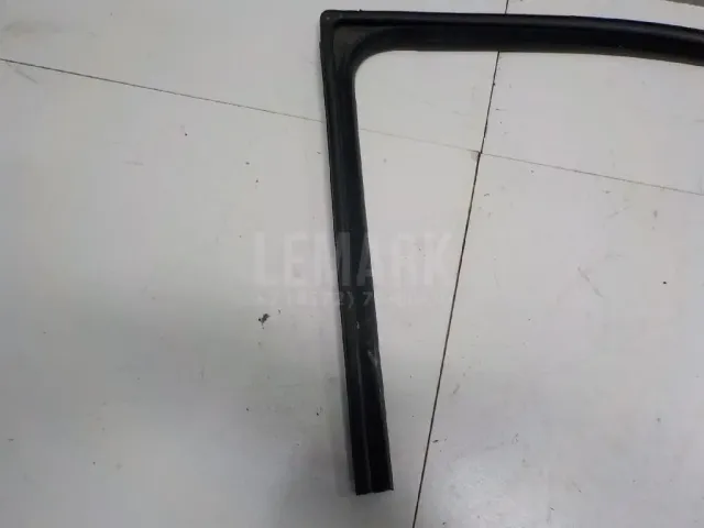 Уплотнитель стекла двери для  Ford C-MAX 2003-2010