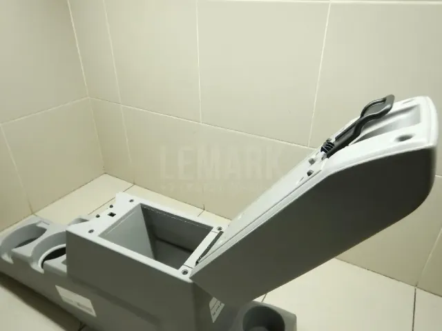 Подлокотник