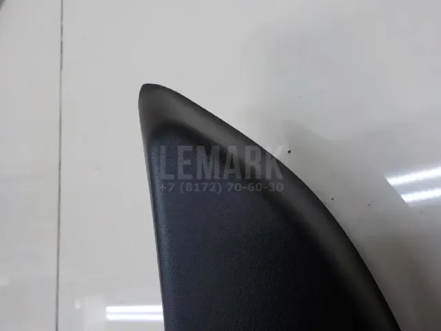 Крышка зеркала внутренняя левая для  Cadillac XT5 2016