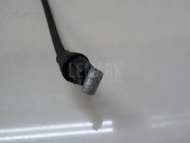 Трос открывания капота
