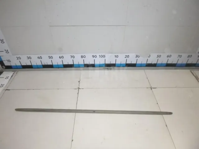Молдинг передней левой двери