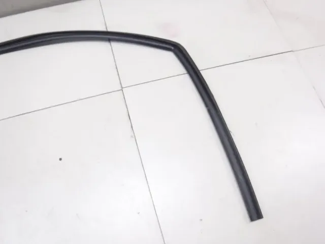 Уплотнитель стекла двери для  BAW M7 2022