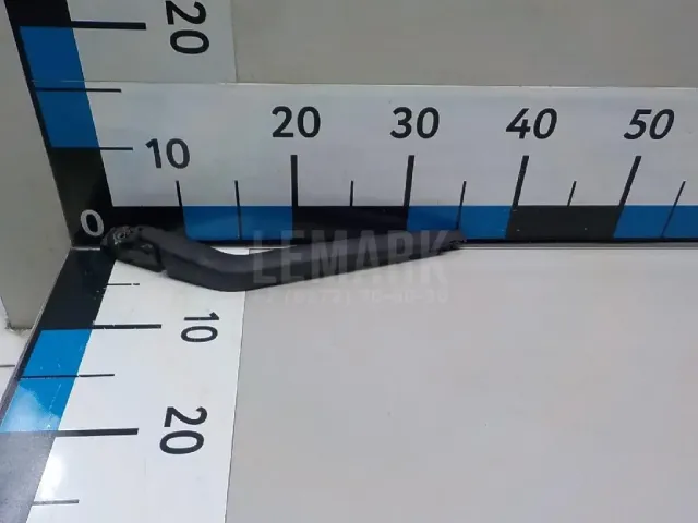 Поводок стеклоочистителя заднего