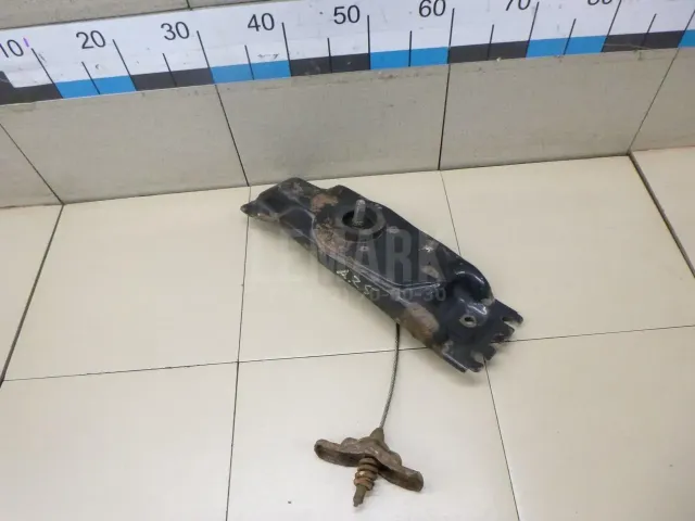 Механизм подъема запасного колеса