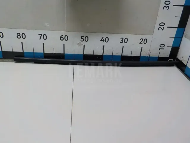 Накладка стекла заднего левого