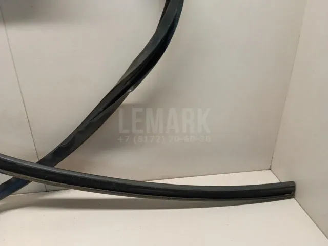 Уплотнитель стекла двери для  Astra HD 8 2005-2011