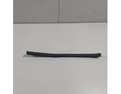 Уплотнитель капота