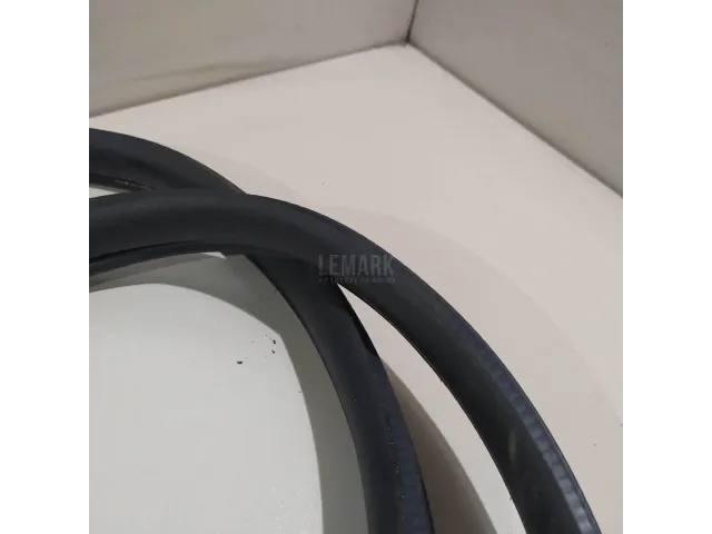 Уплотнитель двери для  Acura RDX 2006-2012