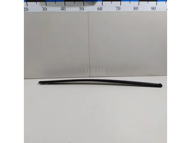 Уплотнитель стекла двери