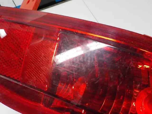 Фонарь задний в бампер правый для  Citroen C4 II 2011-2022