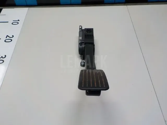 Педаль газа