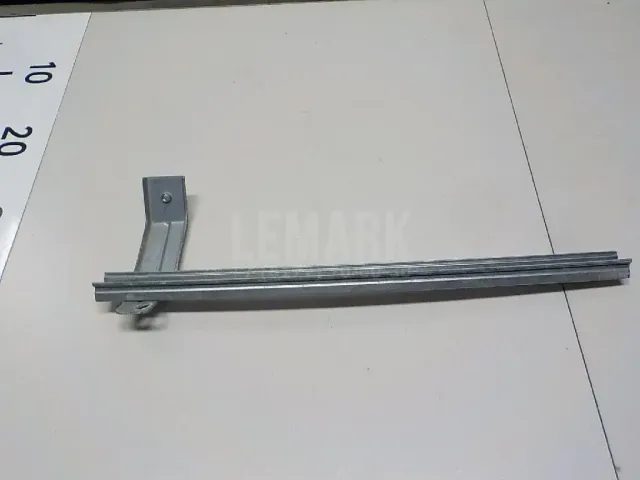 Направляющая стекла двери для  BMW 1-serie F20/F21 2011-2019