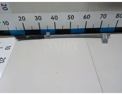 Направляющая стекла двери