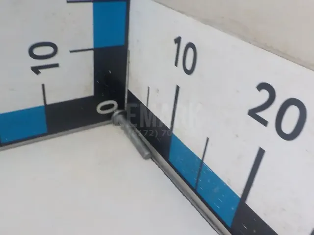 Болт распредвала