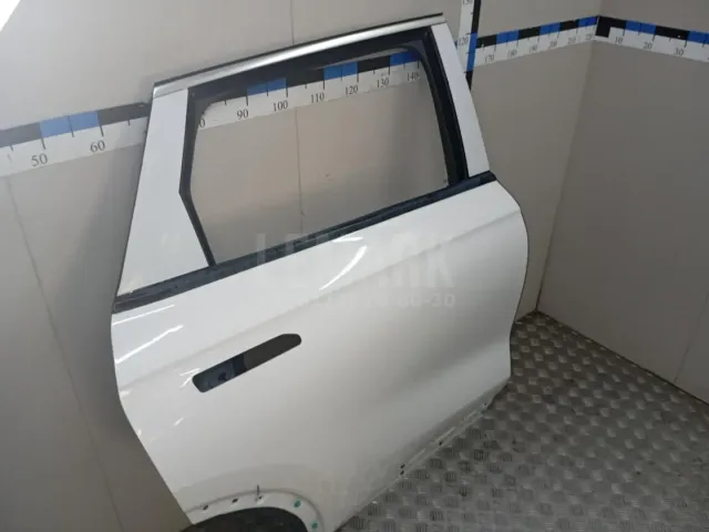 Дверь задняя правая для  Chrysler Pacifica 2003-2008
