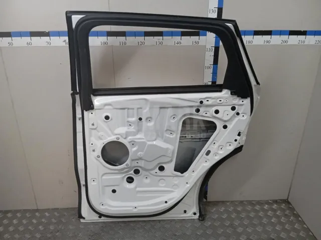 Дверь задняя правая для  Chrysler Pacifica 2003-2008