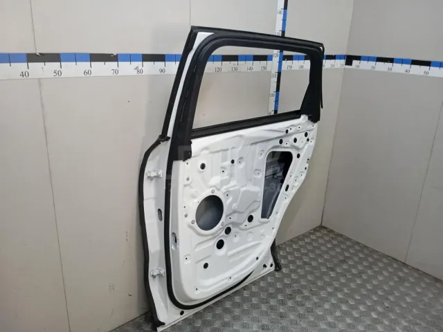 Дверь задняя правая для  Chrysler Pacifica 2003-2008