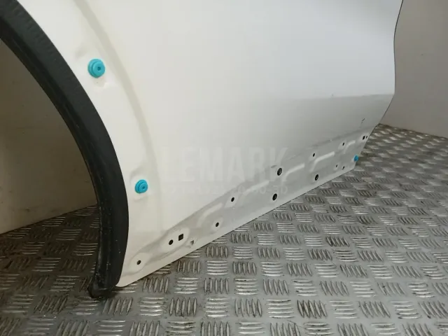 Дверь задняя правая для  Chrysler Pacifica 2003-2008