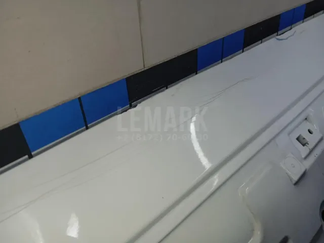 Дверь багажника со стеклом