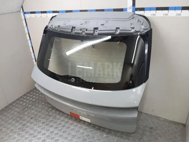 Дверь багажника со стеклом