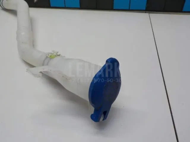 Горловина бачка омывателя
