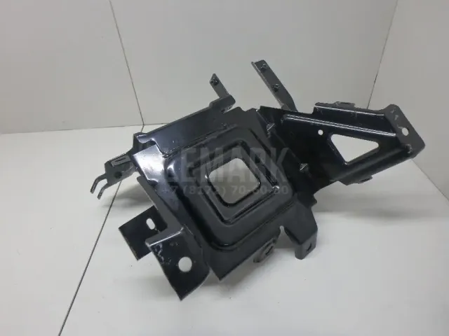 Кронштейн (сопут. товар) для  Ford Maverick 2001-2007