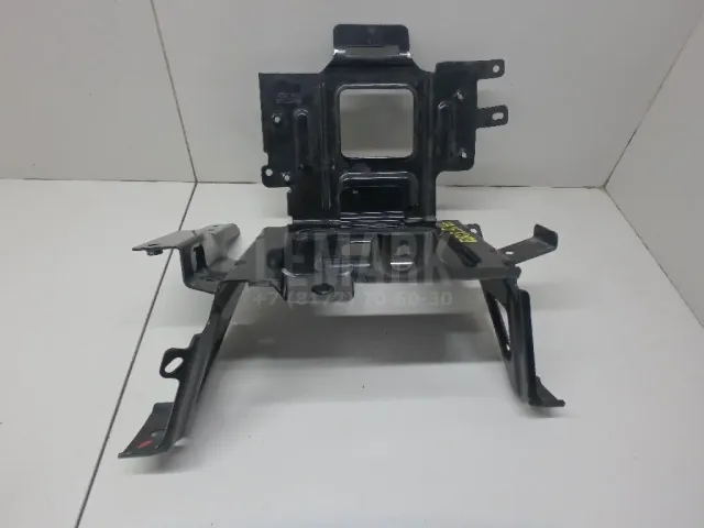 Кронштейн (сопут. товар) для  Ford Maverick 2001-2007