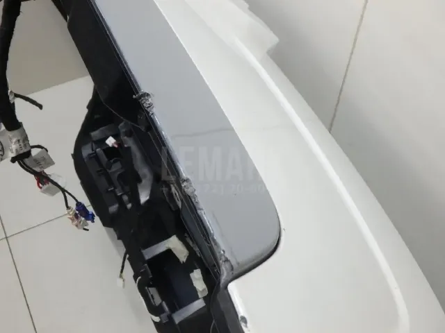 Дверь багажника со стеклом