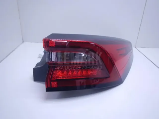 Фонарь задний наружный правый для  Chevrolet Evanda 2004-2006