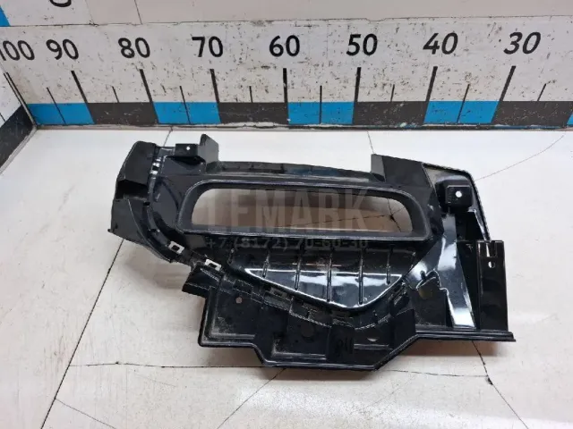 Рамка противотуманной фары правой для  Audi Q3 (F3B) 2018