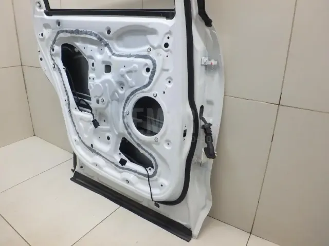 Дверь задняя левая