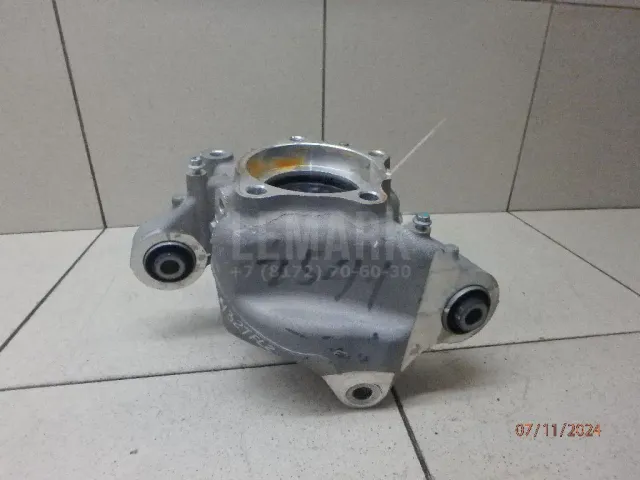 Кулак поворотный задний правый для  Chrysler 300M 1998-2004