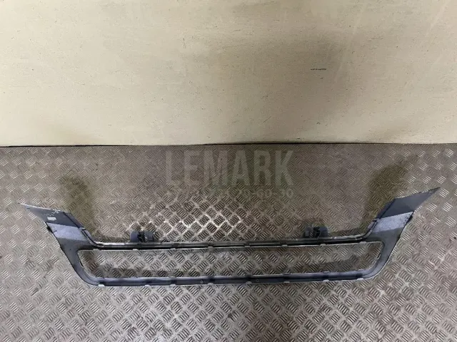 Накладка переднего бампера