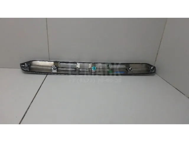 Накладка двери багажника