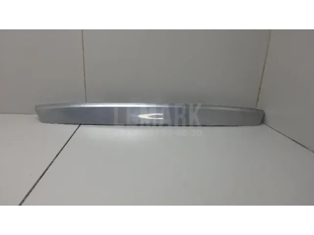 Накладка двери багажника