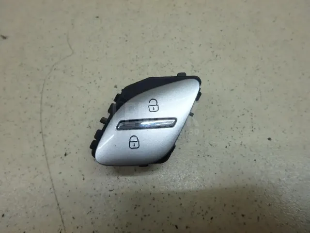Кнопка центрального замка для  Chrysler 300C 2011-2023