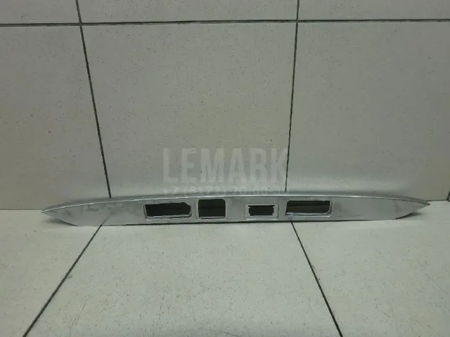 Накладка двери багажника