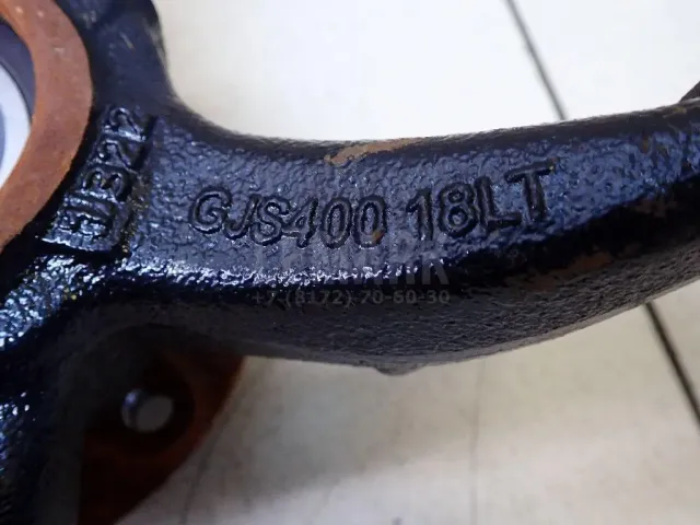 Кулак поворотный передний правый для  Ford Escape EUR 2007-2009