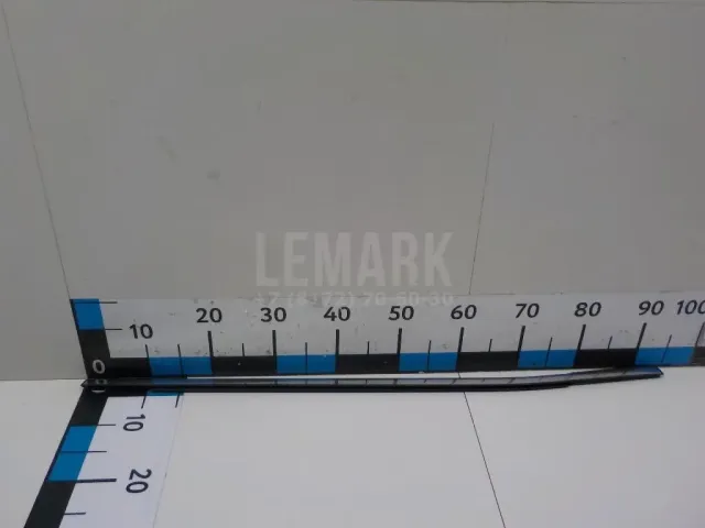 Накладка стекла заднего левого