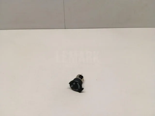 Гнездо прикуривателя