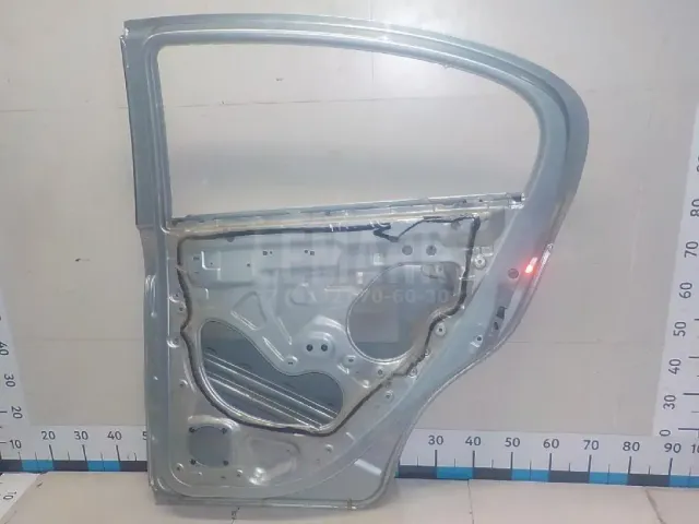 Дверь задняя правая