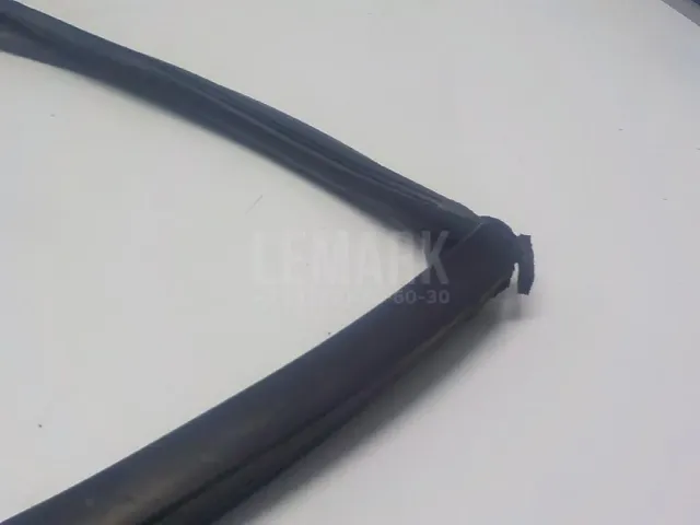 Уплотнитель стекла двери для  Changan CS75 2014
