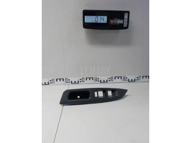 Накладка блока управления стеклоподъемниками
